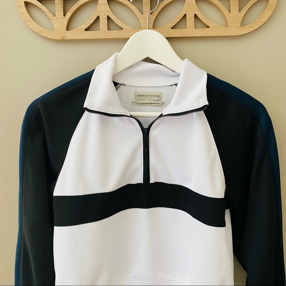 Urban Outfitters Quarter Zip Crop Sweatshirt Sz Small - Picture 2 of 11